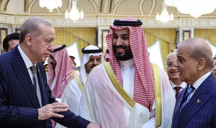 Ebuzer AYDIN / Mekke İttifakının İlk Meyveleri mi?
