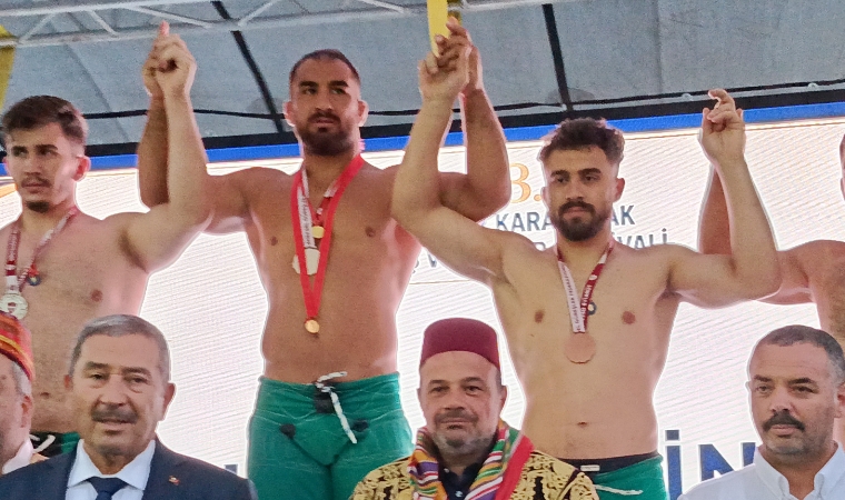 Feyzullah Aktürk Altın Kemerin Sahibi Oldu