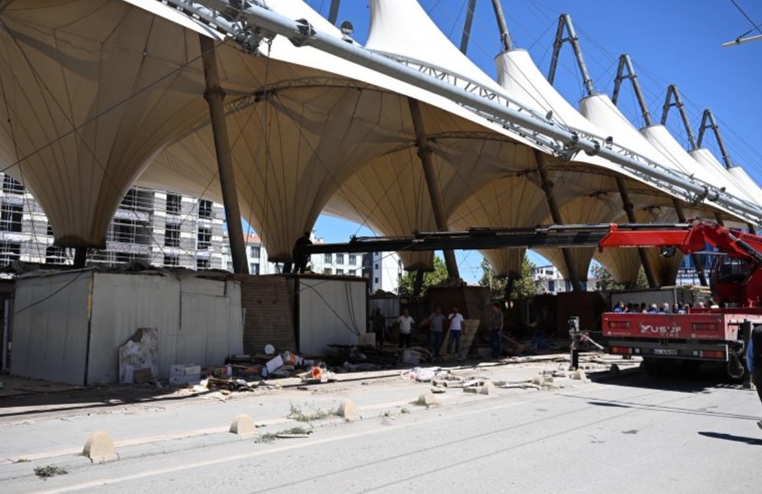 Malatya’da Deprem Sonrası Bir Dönem Daha Kapanıyor: Konteynerler Kaldırılıyor