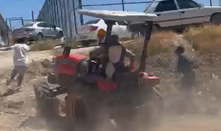 Malatya'da Hayvan Otlatma Kavgası Kanlı Bitti: Traktörün Altından Son Anda Kurtuldular