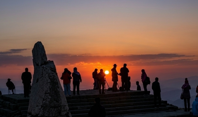 Alişan HAYIRLI / Nemrut… 42 yıl önce 42 yıl sonra