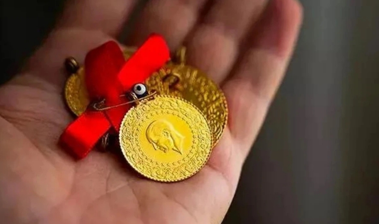 Altın Piyası Yeni Haftaya Hafif Yatay ve Aşağı Yönlü Başladı