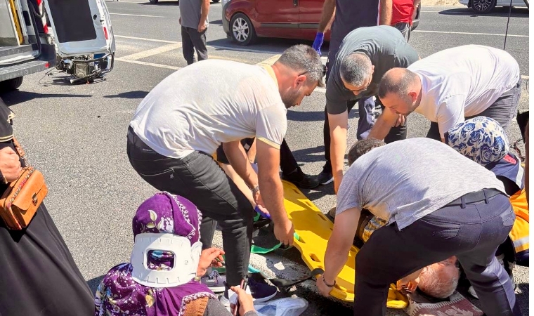 Darende İlçesinde Minibüs İle Çapa Motoru Çarpıştı! Sürücü Yaralandı