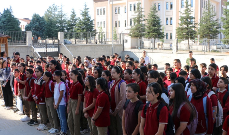 Hekimhan'da Yeni Eğitim Öğretim Yılı Bin 300 Öğrencinin Katılımıyla Başladı