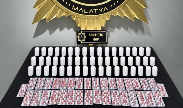 Mahalle Aralarında Uyuşturucu Satan Şüpheliler Polisin Takibine Takıldı