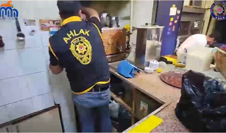 Polis Ekipleri Cezmi Kartay Caddesindeki Gizli Kumar Kalelerine Eş Zamanlı Baskın Düzenledi