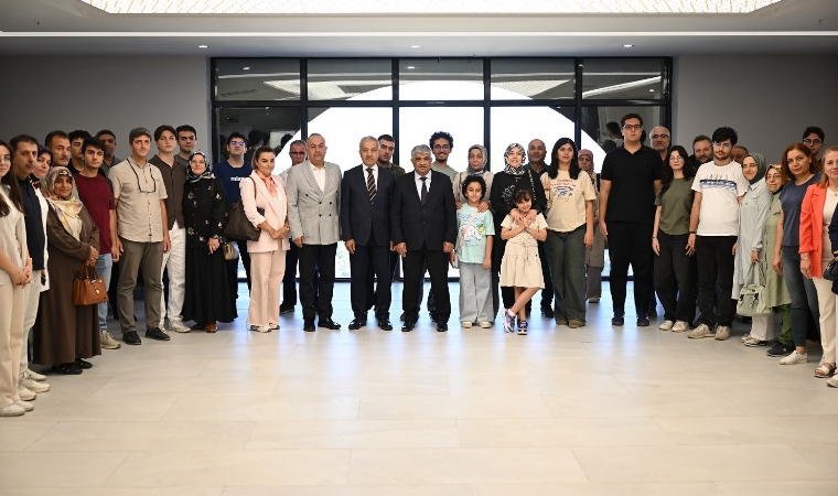 YKS’de İlk 2 Bine Giren 31 Öğrenciye Yeşilyurt Belediyesi’nden Ödül
