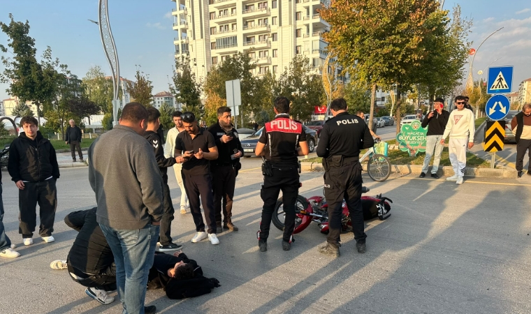 Çilesiz Mahallesi'nde Meydana Gelen Kazada Genç Sürücü Yaralandı