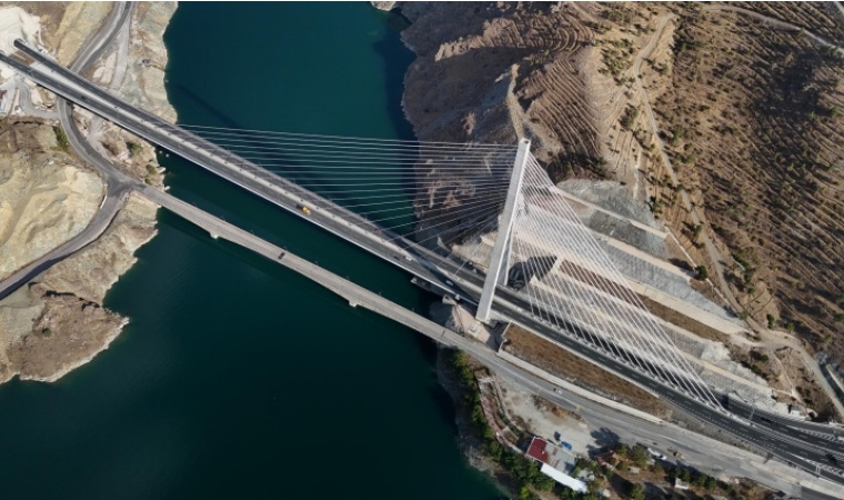 Elazığ ve Malatya Arasındaki Kömürhan Köprüsü Trafiğe Kapatıldı