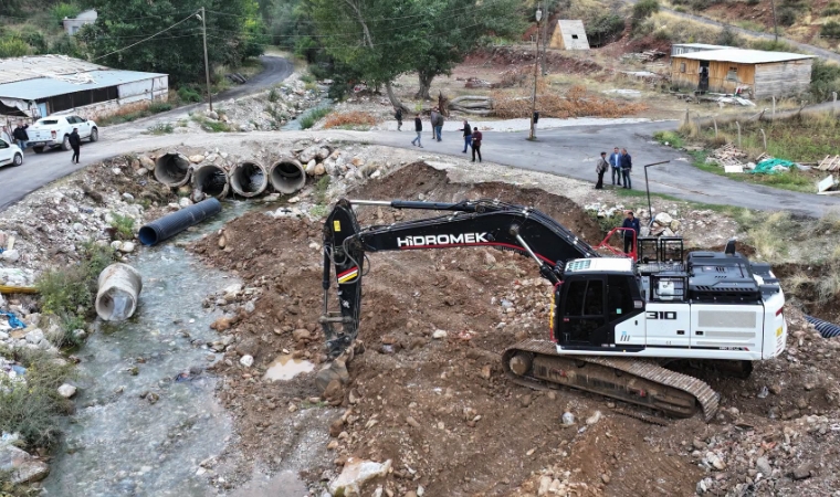 Kadiruşağı Mahallesi Sakinlerinin Yarım Asırlık Ulaşım Çilesini İki Yeni Köprüyle Bitiriyor