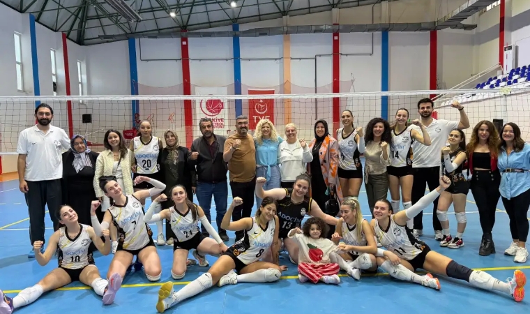 Malatya Temsilcisi Nicer Hotel Voleybol Kulübü Gaziantep Deplasmanından Zaferle Döndü