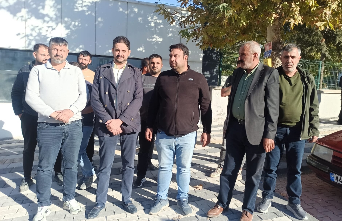 Malatya'da İntihar Eden Müteahhidin Ardından Alacağını Tahsil Edemeyen Esnaflar Eylem Yaptı