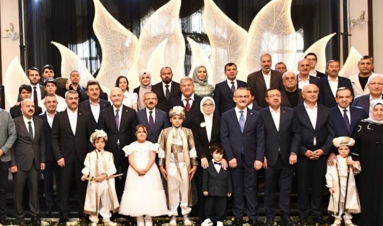 Pütürge Belediye Başkanı Mikail Sülük, Evlatlarının Sünnet Töreninde, Siyaset ve İş Dünyasını Bir Araya Getirdi!