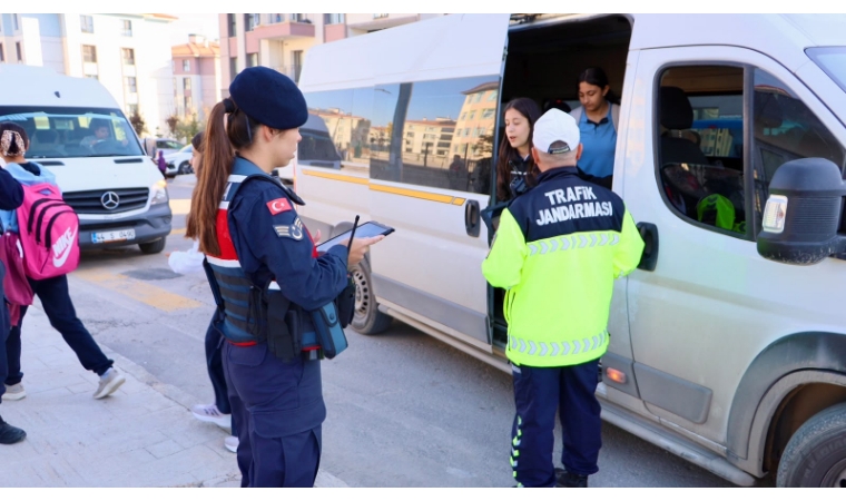 Yüzlerce Personel ve Devriye Okul Çevrelerinde Sahaya İndi