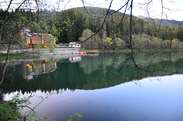 Şavşat Karagöl ve Tuğra Otel