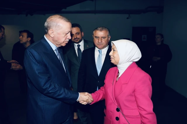 Yolu yürüyene yol olur… Siz hâlâ nalları toplamaya devam edin.