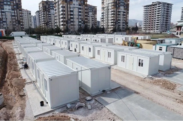 Asalaklar Tahliye Edilsin, Mağdurlar Yerleştirilsin!