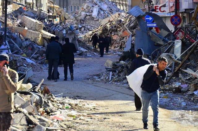 Deprem bize neyi öğretiyor?