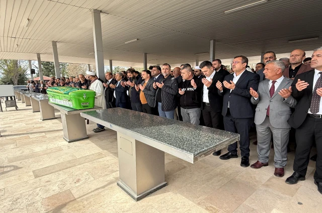 Bugün Bir Anne Yakışıklısını Toprağa Verdi! Dualar Batuhan Kalı İçin…