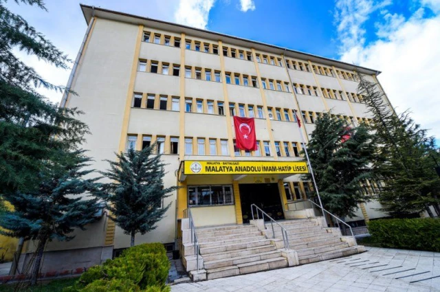 Malatya İmam Hatip'in Şirin Hocası: Merhum Selahaddin Şireli