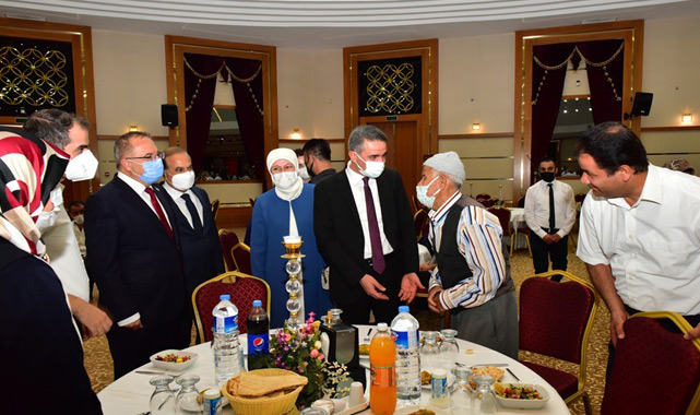 Şehit yakınları ve gaziler onuruna yemek verildi