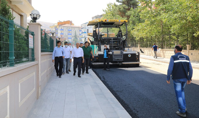 1.5 kilometrelik sıcak asfalt serildi