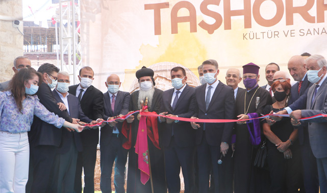 100 yıl sonra onarılan tarihi kilise açıldı!