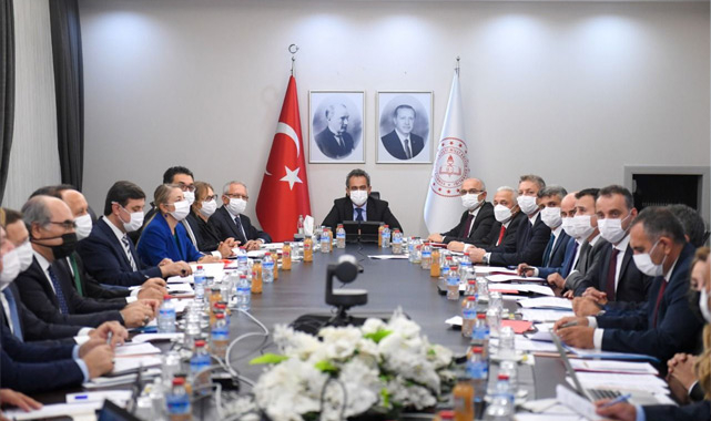 Bakan Özer: Kurallardan taviz yok!