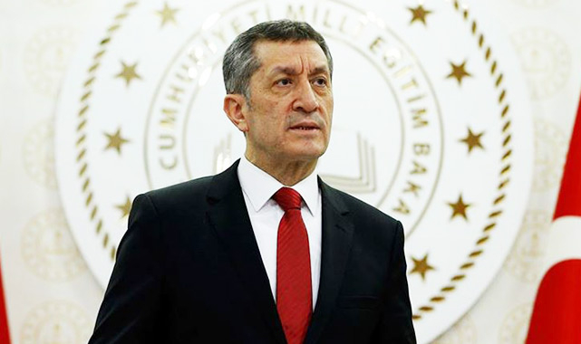 Bakan Selçuk görevinden ayrıldı!