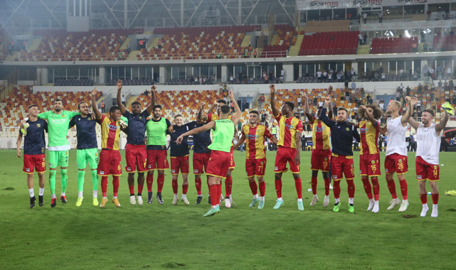 Kaplanlar galibiyetin tadını çıkardı
