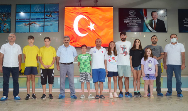 Yüzücüler iddialı hazırlanıyor