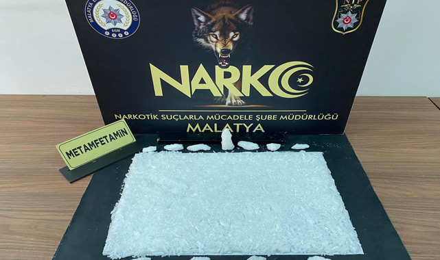 Zehir Taciri kıskıvrak! 