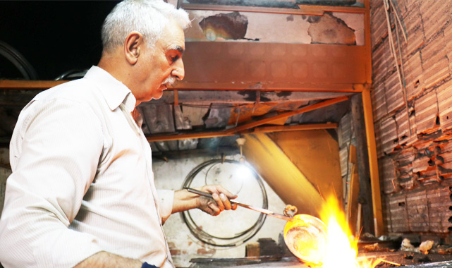 54 yıllık meslek hayatıyla yıllara meydan okuyor