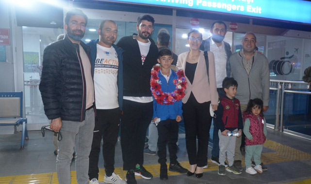 Avrupa ikincisine çiçekli karşılama