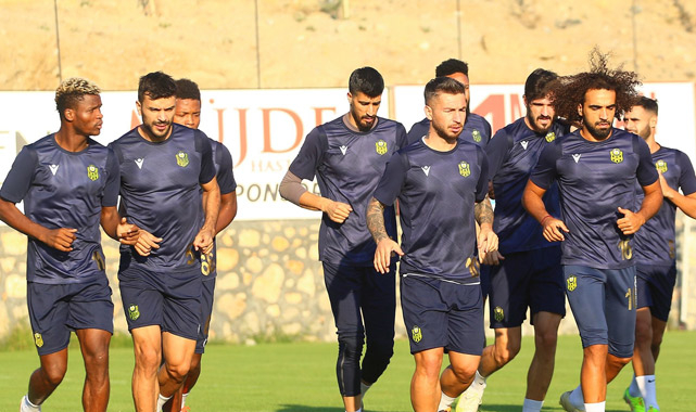 Yeni transfer ilk antrenmanda!