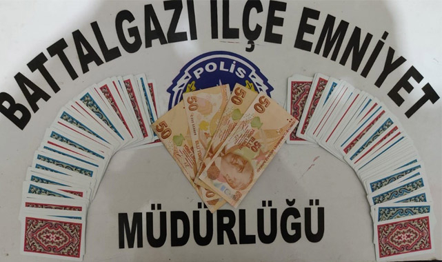 Kumar oynarken basıldılar!