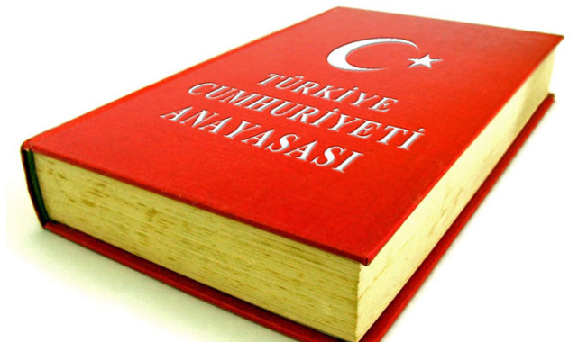 Anayasa'nın ilk 4 maddesinde neler yazıyor?