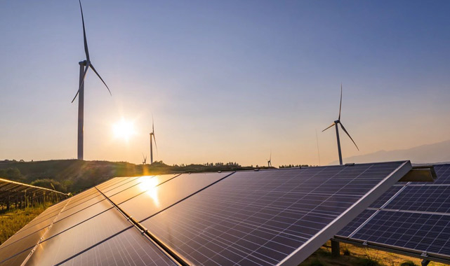Dünyada yenilenebilir enerjide istihdam 12 milyona ulaştı