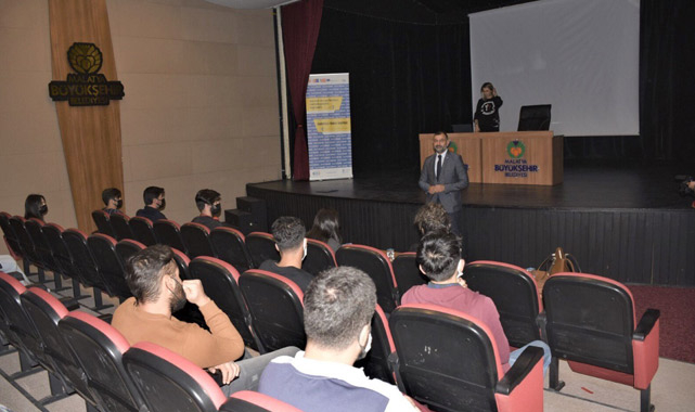 Gençlere fırsatlar anlatıldı 