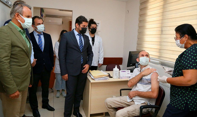 İlk TURKOVAC aşısı yaparak kayıtlara geçti
