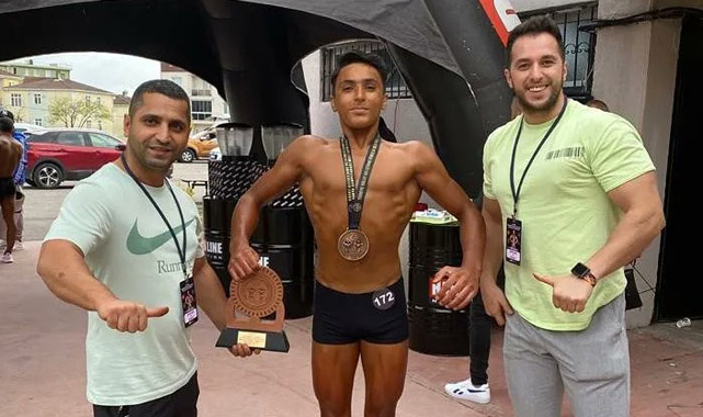 Genç sporcu bronz madalya aldı