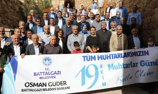 Muhtarlar tarihi gezide