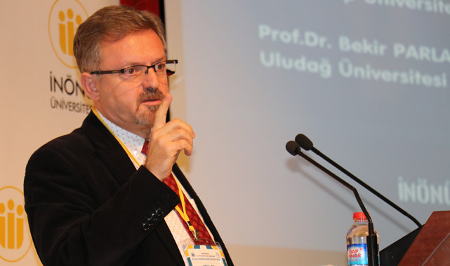 Parlak: ''Teknolojiyi başınızın üzerine almayacaksınız''