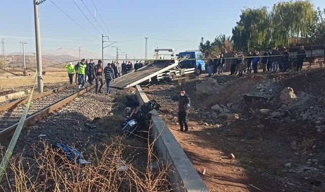 Adıyaman’da feci tren kazası: 2 ölü