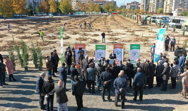 Çınar: "2,5 yılda 10 bin 600 adet fidanı toprakla buluşturduk"