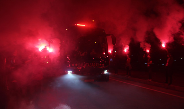 Galatasaray kafilesine coşkulu karşılama