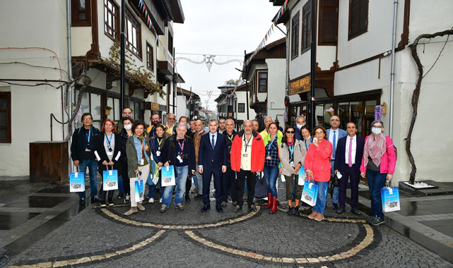 Gastronomi Tur Rehberi Heyeti lezzet Caddesi'nde