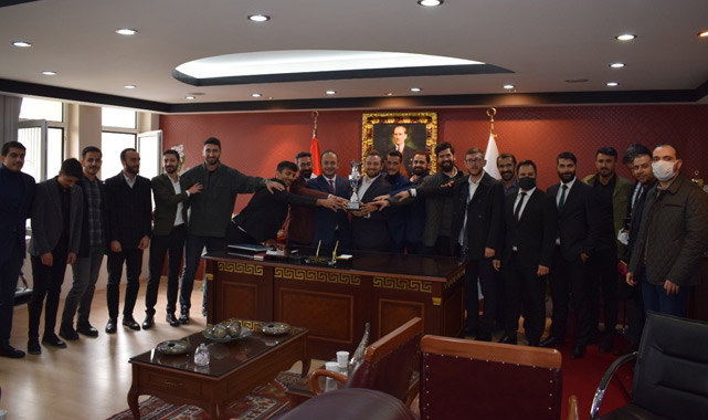  Malatya Barosu futbol takımına ödül