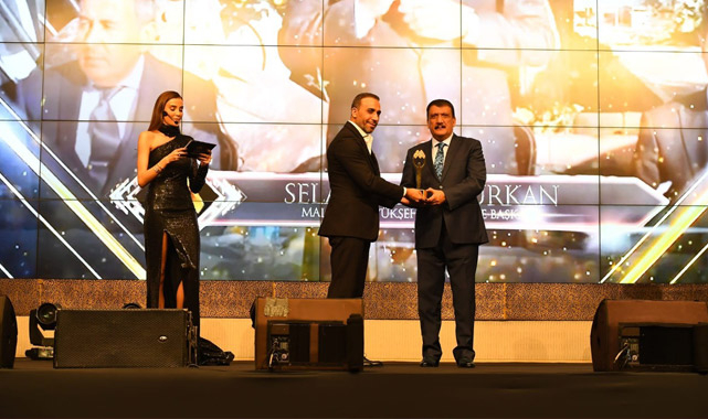 Malatya Büyükşehir Belediye Başkanı Selahattin Gürkan'a iki ödül birden!