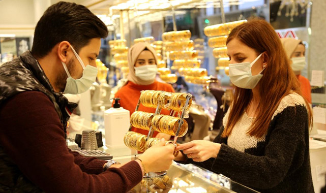 Şu sıralar kuyumcularda sıra var! Altın bozduran ev veya araba alıyor